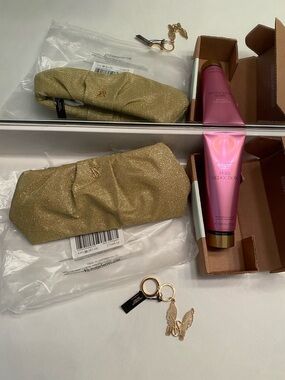 Victoria's Secret Gold Glitter Pleated Cosmetic Clutch Gift Set